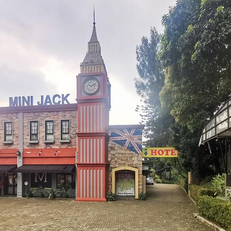 Hotel Container Inn Mitra Reddoorz Gadok Экстерьер фото