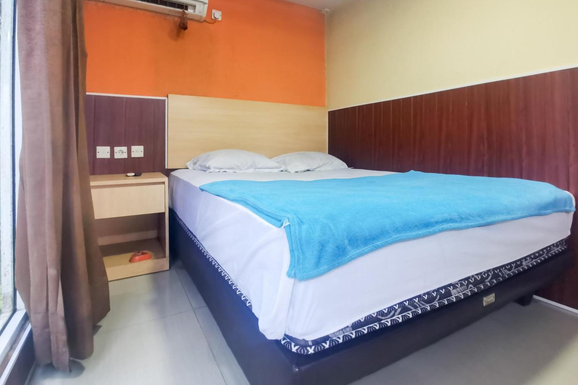 Hotel Container Inn Mitra Reddoorz Gadok Экстерьер фото