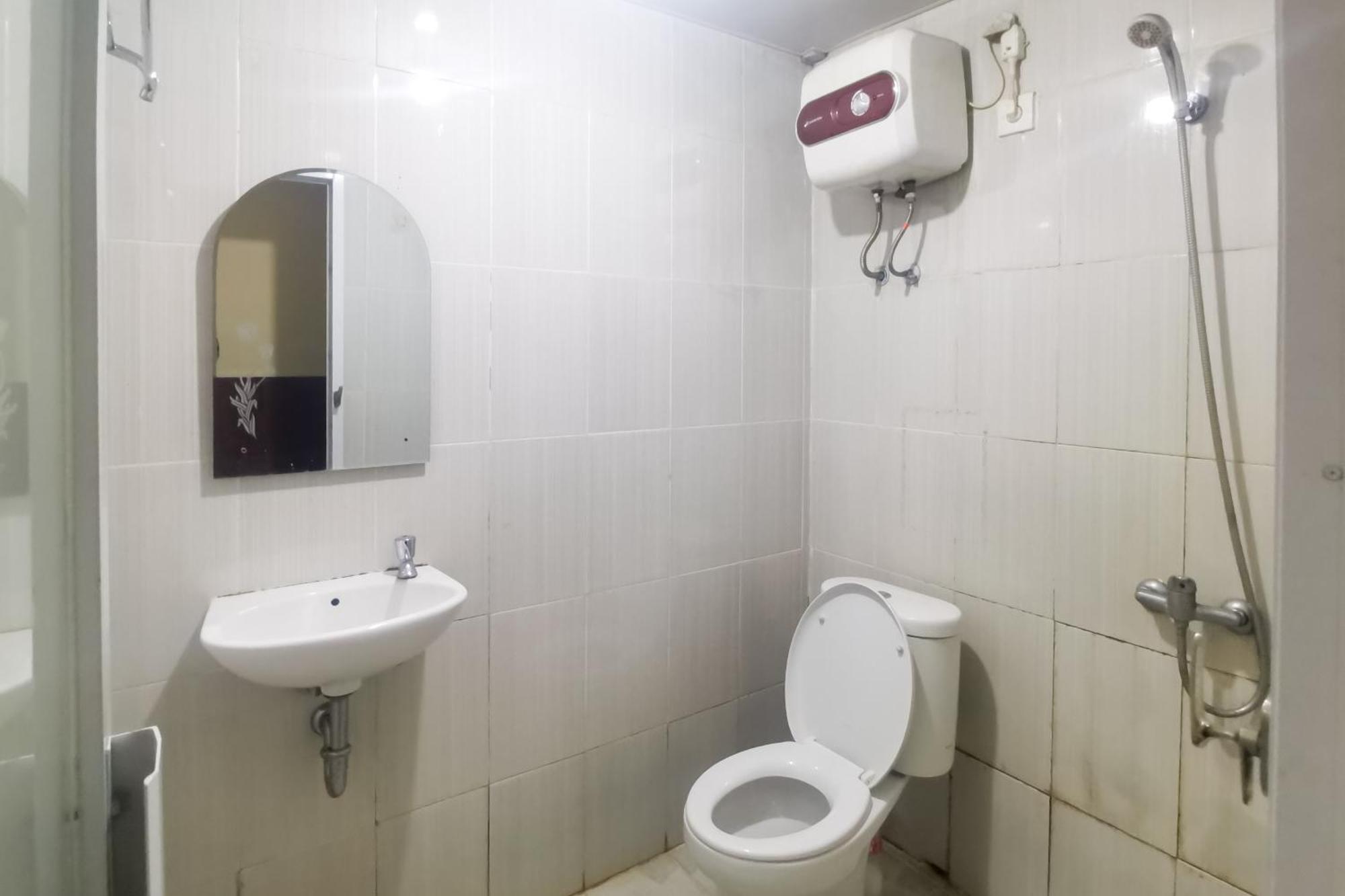 Hotel Container Inn Mitra Reddoorz Gadok Экстерьер фото