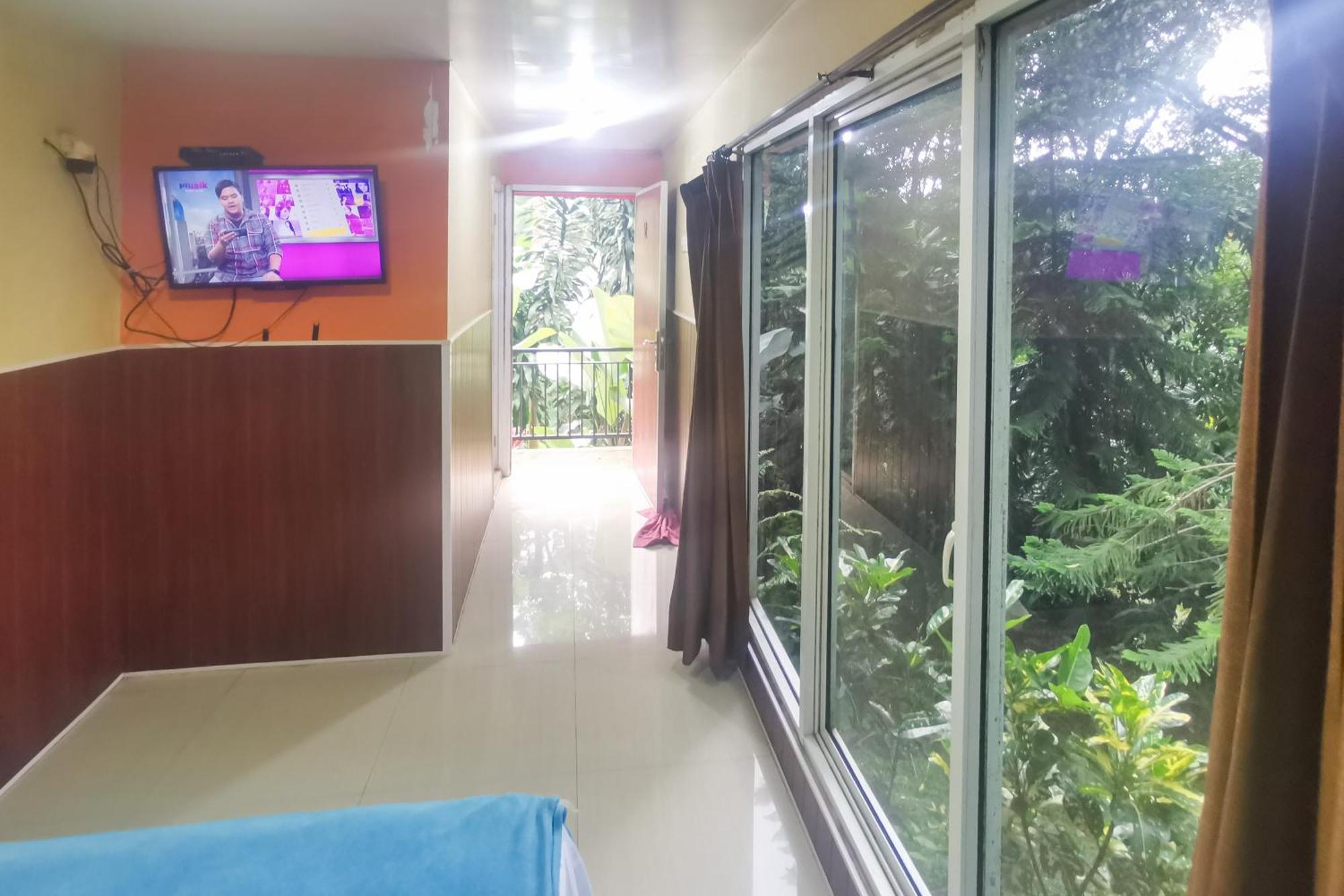 Hotel Container Inn Mitra Reddoorz Gadok Экстерьер фото
