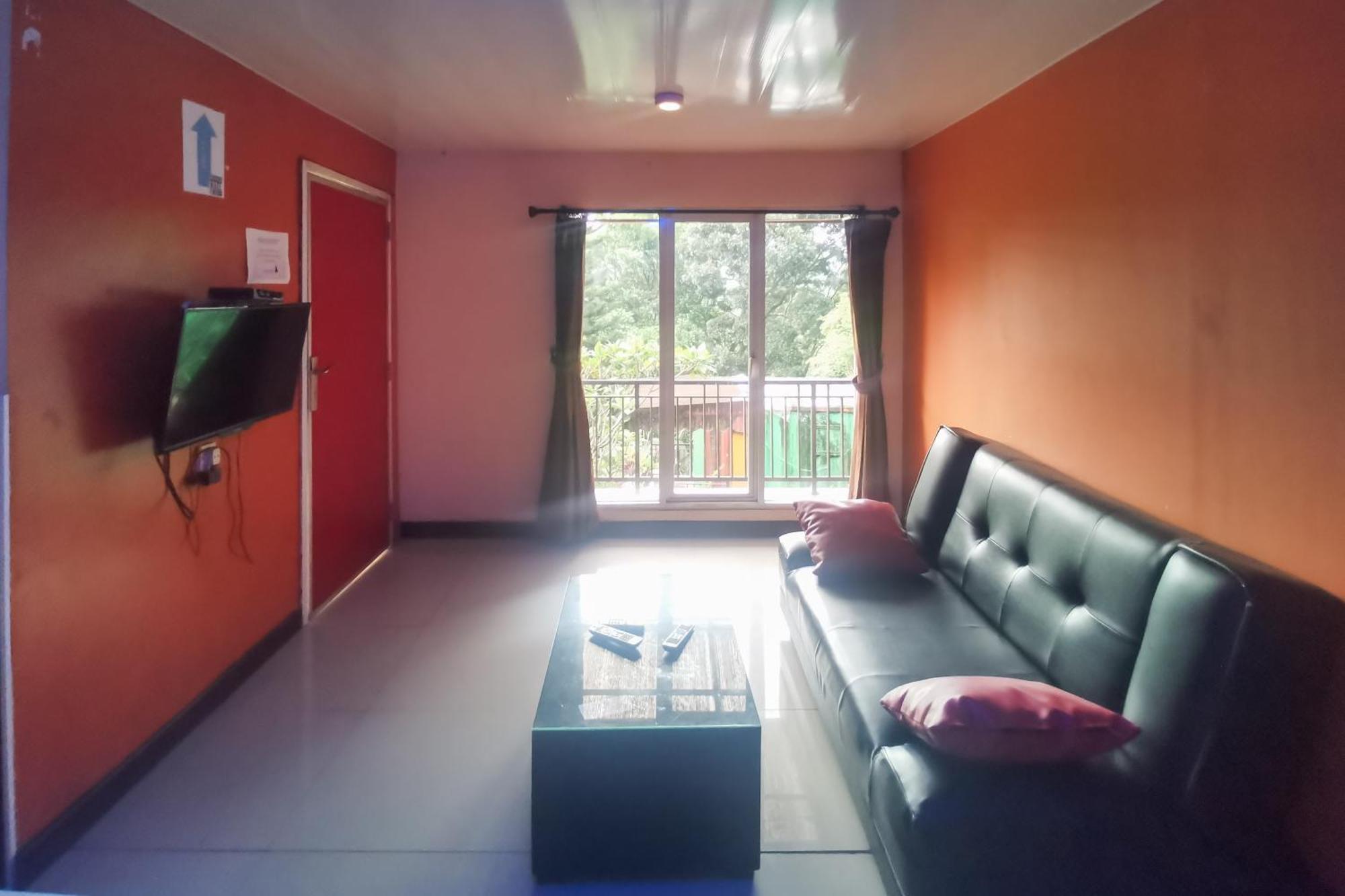 Hotel Container Inn Mitra Reddoorz Gadok Экстерьер фото